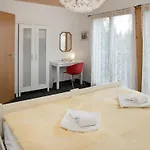 Racer's Retreat Apt-12 By Interhome *